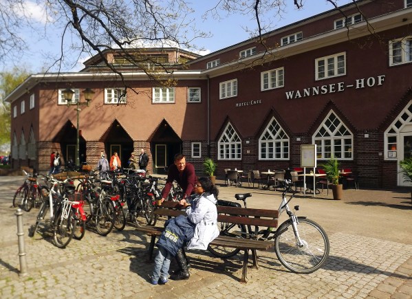 здание вокзала Wannsee