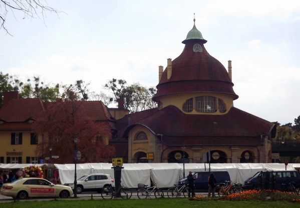 здание вокзала Mexikoplatz