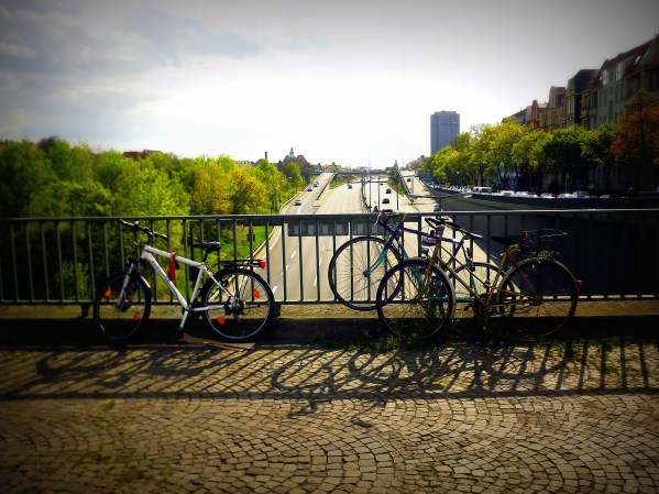 вид от вокзала Feuerbachstrasse