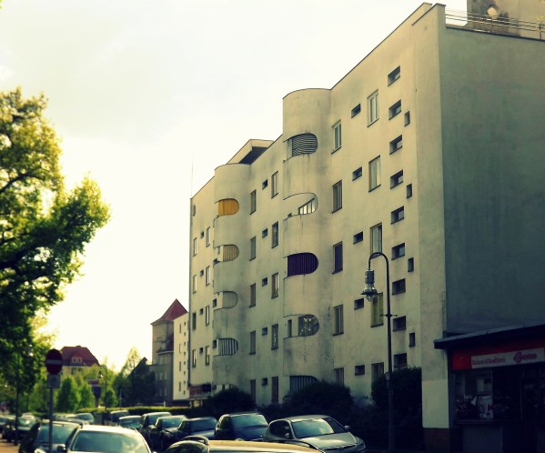 вид на окна сзади