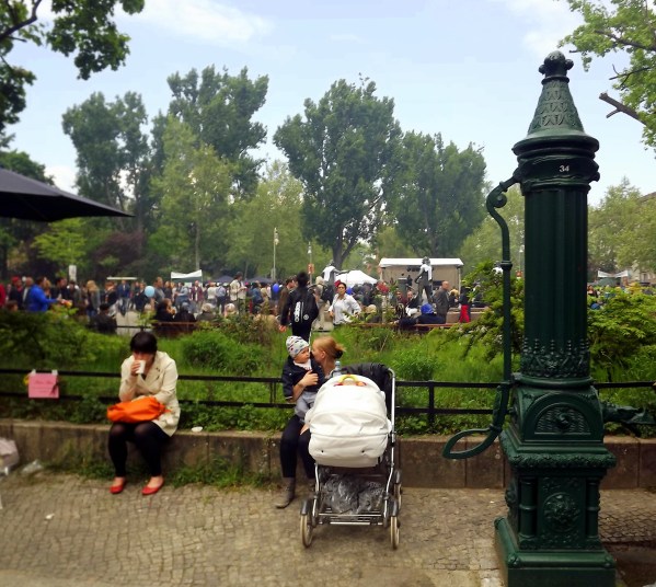 зеленая зона у Mariannenplatz