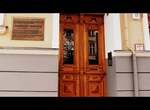 входная дверь дома Критофера Ишервуда